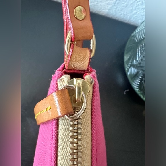 Dooney & Bourke Pink Fuchsia Mini Shoulder Bag, Excellent Condition 🩷 - Picture 11 of 16